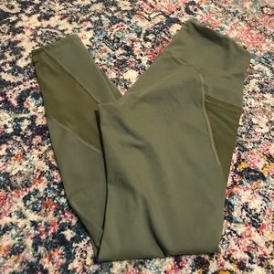🔴 Old Navy High Waist Leggings with Mesh Detail